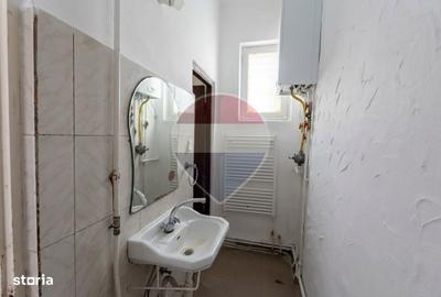 Spațiu comercial, de 100 mp, în Central