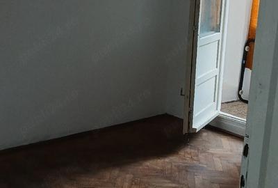 Apartament cu 3 camere semidecomandat în Central - 2