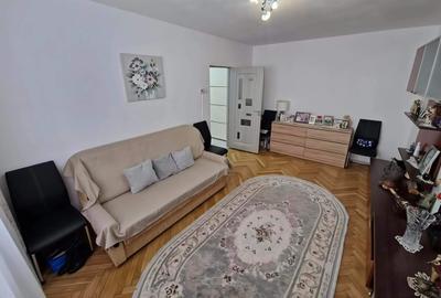 Apartament cu 2 camere decomandat în Mircea cel Bătrân