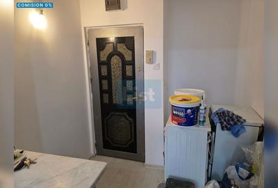 Apartament cu 2 camere semidecomandat în Craiovei