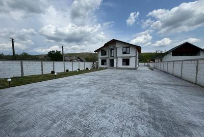 Casă cu 4 camere în Bogați - 2