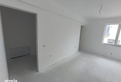 Casă cu 4 camere cu Teren 440 Mp în Central