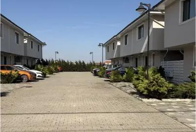 Casă cu 4 camere cu Canalizare în Sud-Est