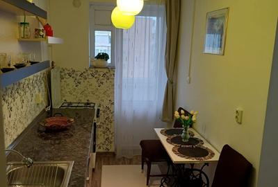 Apartament cu 2 camere semidecomandat în Central - 1