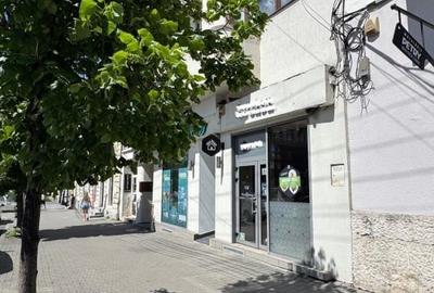 Spațiu comercial, de 59 mp, în Central - 3