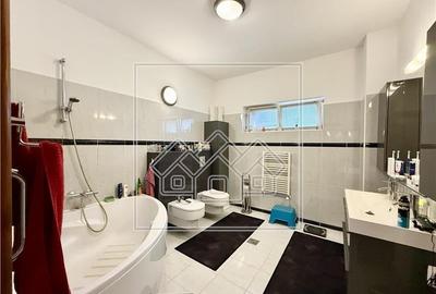 Casă individuală cu 8 camere cu Canalizare în Cisnădioara - 17