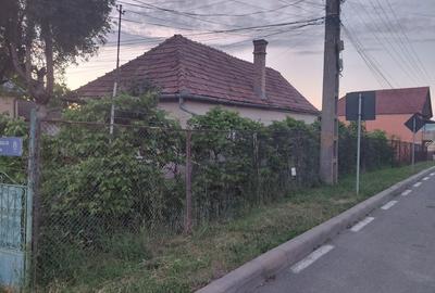 Casă cu 3 camere în Sângeorgiu de Mureș