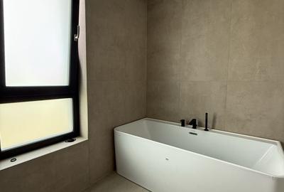 Apartament cu 3 camere nedecomandat în Nord