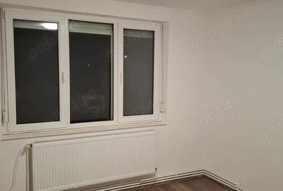 Apartament cu 3 camere nedecomandat în Central