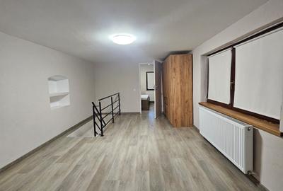 Apartament cu 3 camere semidecomandat, mobilat în Central