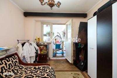 Apartament cu 4 camere decomandat în Central