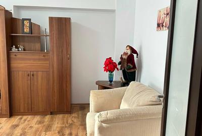 Apartament cu 3 camere decomandat în Păcurari