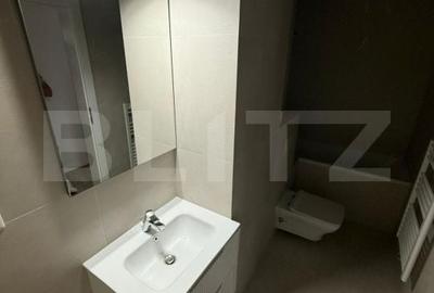 Apartament cu 3 camere decomandat în Sud