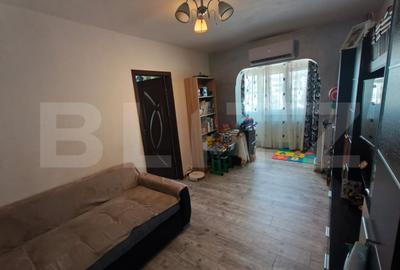 Apartament cu 2 camere semidecomandat în Craiovița Nouă