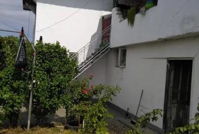 Casă cu 4 camere cu Teren 1000 Mp în Ghindeni