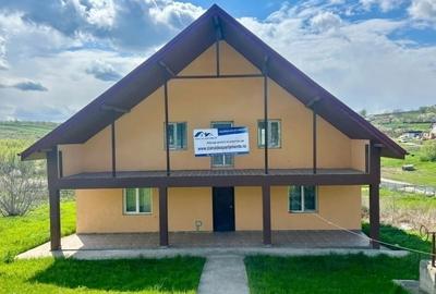 Casă individuală cu 3 camere cu Teren 1089 Mp în Central