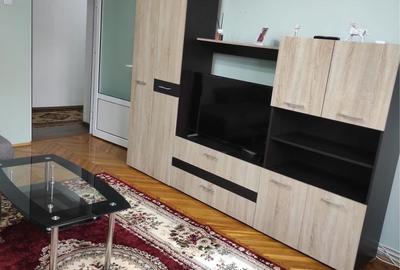 Apartament cu 3 camere decomandat în Exterior Vest
