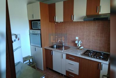 Apartament cu 2 camere decomandat, mobilat în Florești