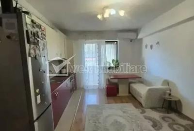Apartament cu 3 camere semidecomandat în Florești