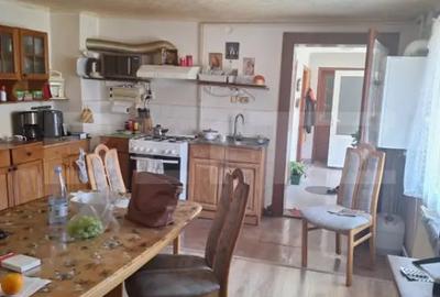 Casă cu 4 camere cu Teren 1100 Mp în Central