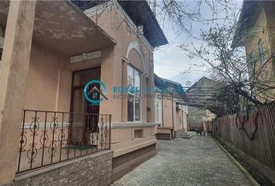 Casă individuală cu 3 camere cu Canalizare în Central - 2