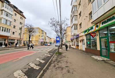Apartament cu 3 camere decomandat, mobilat în Vasile Aaron - 5