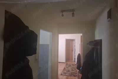 Apartament cu 3 camere semidecomandat în Central - 6