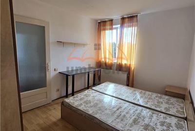 Garsonieră decomandată în Plopilor - 2