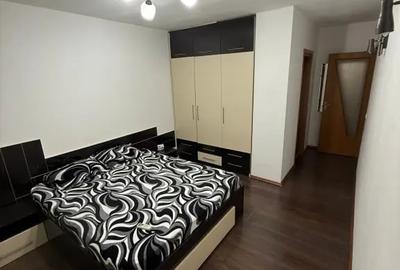 Apartament cu 3 camere semidecomandat în Exterior Vest