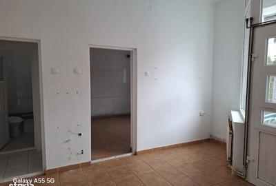 Spațiu comercial, de 31 mp, în Astra - 8