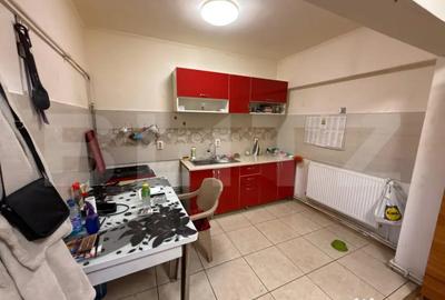 Casă cu 3 camere cu Teren 100 Mp în Sud