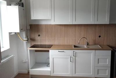 Apartament cu 2 camere semidecomandat, mobilat în Florești
