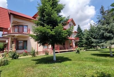 Casă cu 10 camere cu Canalizare în Central
