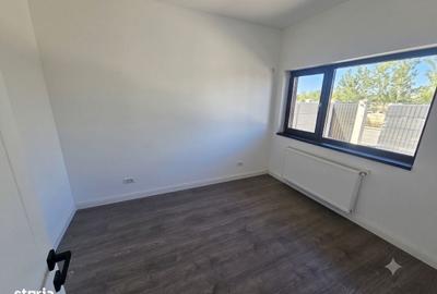 Casă cu 4 camere în Tunari