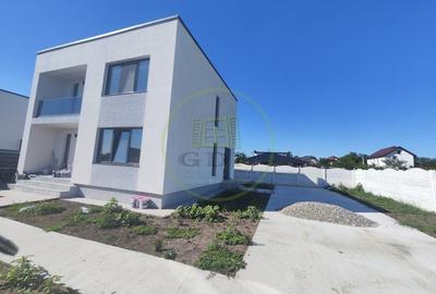 Casă individuală cu 4 camere cu Teren 340 Mp în Malu Mare - 2