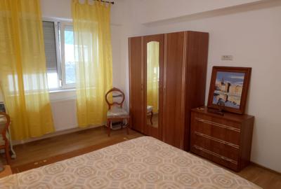 Apartament cu 2 camere decomandat, mobilat în Kamsas