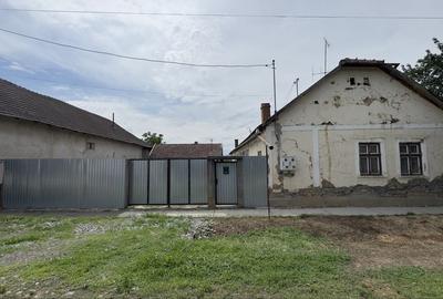 Casă cu 3 camere în Central