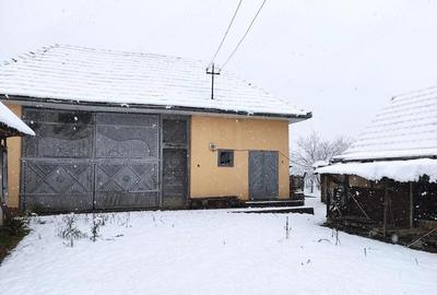 Casă cu Teren 17 Mp în Țicău - 3