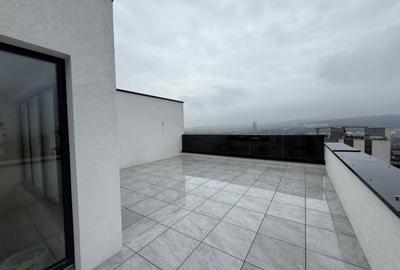 Casă cu 4 camere cu Teren 300 Mp în Central
