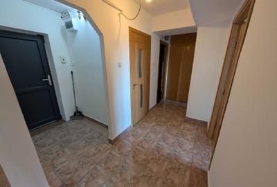 Apartament cu 3 camere decomandat în Mărăști
