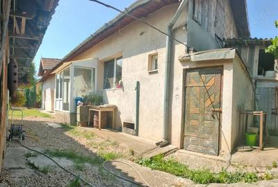 Casă cu 2 camere cu Teren 792 Mp în Florești - 1