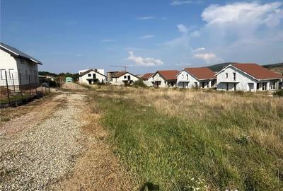 Teren de 1143 mp, în Sânmartin - 5