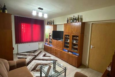 Apartament cu 3 camere decomandat în Tudor - 8