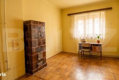 Casă cu 3 camere cu Teren 200 Mp în Central
