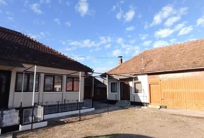Casă individuală cu 3 camere cu Garaj în Finteușu Mic
