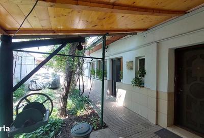 Casă cu 4 camere semidecomandat în Sintești - 10