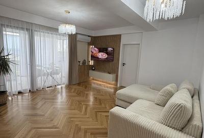 Apartament cu 4 camere decomandat, mobilat în Central