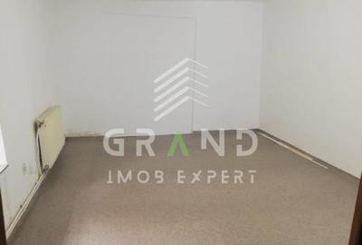 Spațiu comercial, de 45 mp, în Central