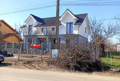 Duplex cu 4 camere cu Canalizare în Sânandrei