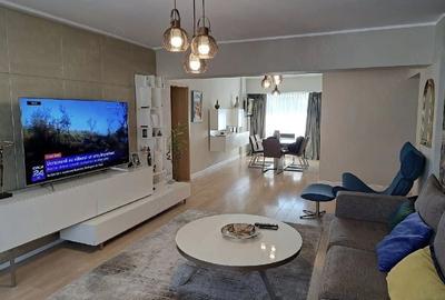 Apartament cu 4 camere decomandat în Victoriei - 1